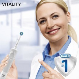 ORAL-B Vitality 100 Blanc Brosse a Dents Électrique Rechargeable, 1 Manche, 1 Brossette CrossAction - vue en situation