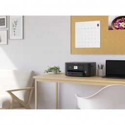 EPSON Expression Home XP-5200 Imprimante Jet d'encre A4 Multifonction - USB, Wi-Fi - vue en situation