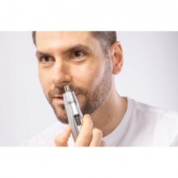 WAHL 05606-308 Gris Tondeuse sans fil - Barbe + nez + oreilles - Batterie à piles - vue en situation nez