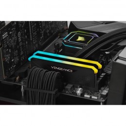 CORSAIR Vengeance RGB RS 16Go DDR4 (2x 8Go) RAM DIMM 3200MHz - 1.35V - Noir (CMG16GX4M2E3200C16) - vue en situation