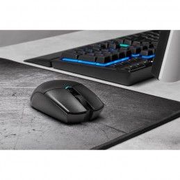 CORSAIR KATAR PRO Led RGB Noir Souris Gamer Sans fil - 10000Dpi (CH-931C011-EU) - vue en situation