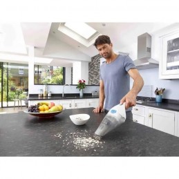 BLACK+DECKER NVC115JL-QW Dustbuster Aspirateur à main sans fil 325ml - 3.6V - 1.5Ah - Chargeur - vue en situation