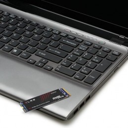 PNY CS3030 250Go SSD XLR8 M.2 NVMe (M280CS3030-250-RB) - vue sur un ordinateur portable